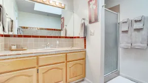 Luxueux Grande maison, belle piscine, dans tranquille vallée boisée, peut accueillir jusqu'à 14 - Image 4