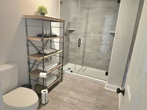 Alan's Apartment - Hot tub, fireplace, located in a quiet corner of Helen. - Image 4