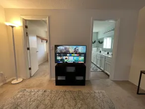 Cozy 4B w/ Pool Table near Nike/Intel, Max Station - Image 2