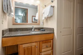 Beautiful updated one bedroom condo at Seventh Mountain Resort. - Image 4