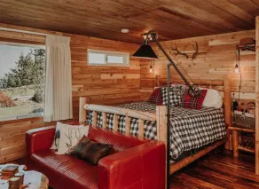 3-Rustic Cabin · 3-NW Rustic Cabin on the water-Beach-full kitchen - Image 3