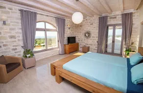 Villa Elia, By Hellocrete - Image 5