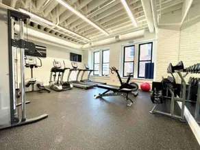 A luxurious, historic loft in the heart of the Old Market - Image 4