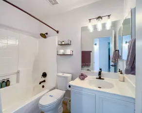 Cozy Retreat, Minutes from PHX, Tempe, Scottsdale & Sky Harbor Airport - Image 5