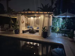 The Place, ett vackert privat och lugnt, mysigt rum med mikrovågsugn. - Image 2