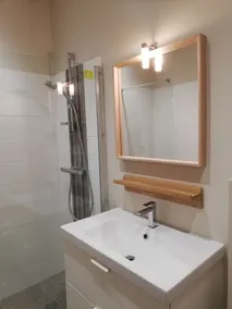 Hus i Bayonne med pool i trädbevuxen park - Image 4