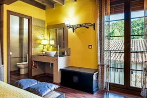 Country House 'Quimera' with Mountain Views, Balcony and Wi-Fi - Image 5