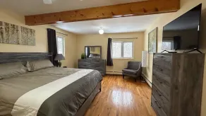 Bay View Retreat, quiet and private getaway, easy access to trails - Image 5