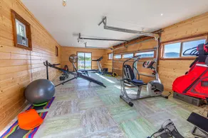 Eagles Nest-Charming One Bedroom Lake Views - Image 2