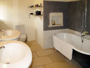 Belle maison de vacances privée avec piscine privée, TV, terrasse et animaux admis - Image 2