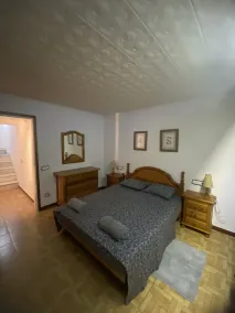 Charming 8 Bed Villa in Girona - Image 2