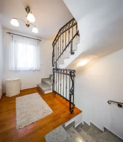 4 star romantic villa, just a minute walk to the beach, heated pool. - Image 3