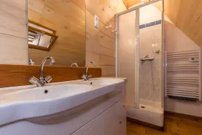 Eco Lodge le Barradis, country house with 4000 m2 and heated swimming pool - Image 4