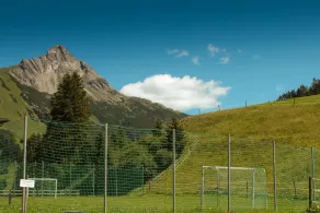 In the mid of the centre. 168 meters to the Neue Dorfbahn. All Sky programs with HD. - Image 2