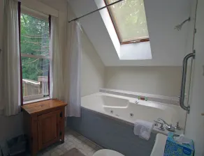 Rent the Carriage House at The WiIlmington Inn-all property amenities included! - Image 2