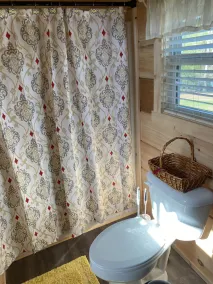 Serene Country Cabin. 30 min from TIEC, FENCE, hiking, & Spartanburg. - Image 3
