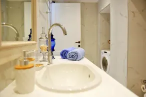 A Sea-licious Vacation - Chic & Style in Hydra - Image 5