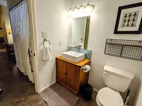 Modern Eco-Friendly Townhouse; Walk to Park & Recreation King Bed - Image 5