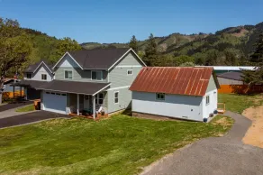 Charming Private Guest House Just 1 Mile from Downtown White Salmon        - Image 5