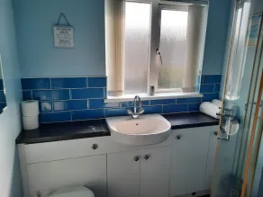 Seaside holiday cottage, sleeps 10, pet friendly - Image 3