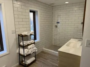 Road America Adjacent Lake House with indoor pool - Image 2