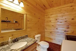 Nouveau sur HomeAway / VRBO - Un chalet spacieux avec une vue fantastique sur le mont Long Range et le lac - Le lac Lure - Image 5
