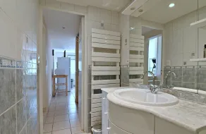 Quiet 2-bedroom house - Image 3
