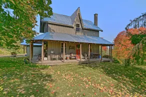 The Sheds: Victorian Farmhouse 8BR Ski-In Ski-Out Chalet - Mansfield Ski club - Image 4