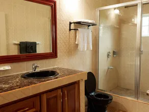Entire Cozy Luxury Meadows With Free Wifi,Parking&Hottub - Image 2