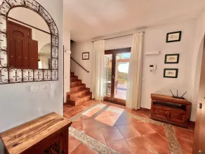 Villa im andalusischen Stil mit herrlichem Blick auf die Playa. PAX 6 - Image 2