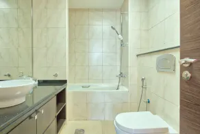 Luton Vacation Homes - The Marina Torch - Sea view - 64AB07 - Image 4