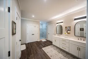 Captains Quarters- located within walking distance to local marina - Image 5