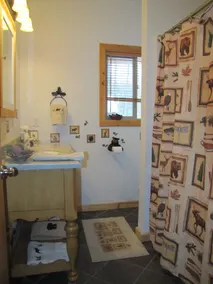 CAMP DAVID in Bolton Landing, Immaculate, Dog-friendly Fire-pit Play-yard - Image 2