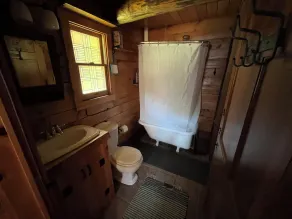 Cozy Cabin On 10 Wooded Acres In Vermont - Image 2