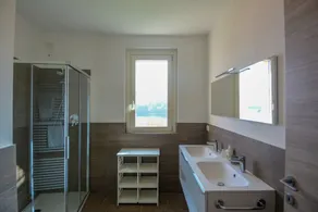 Apartamento superior con impresionantes vistas y piscina - Image 3