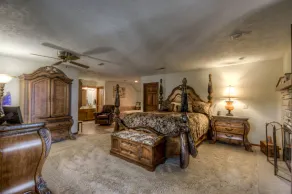 LOZ Family Fun Lakefront Vacation Home #1, 5000sf, 6 bdr, 4 bath, 1 is ADA - Image 3
