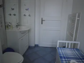 Comfortable apartment for 2 pers. + Child in a renovated monument with a four-sided courtyard - Image 3