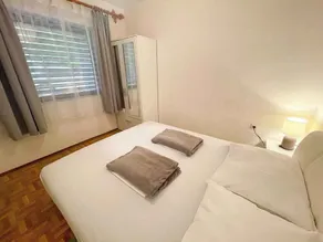 Holiday Apartment With Sea View and Air Conditioning - Image 5
