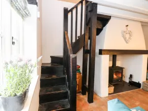 HOLLY COTTAGE, pet friendly, character holiday cottage in Sea Palling - Image 2