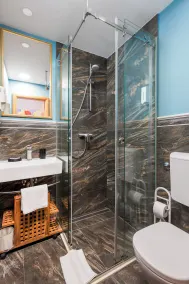 Captain's Guest House - Image 5