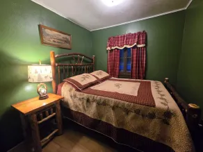 Year Round 1 Bedroom cabin at Moreno's Adirondack Celebrating 100+ years! - Image 4