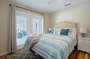 Pool house( Heated pool) with Oasis garden near the beach Location! Location!  - Image 4