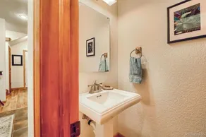 Luxurious Rocky Mountain Retreat above Boulder - Image 3
