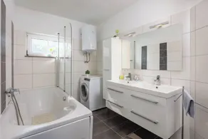 Apartamento ideal para familias con jardín, terraza y barbacoa - Image 2