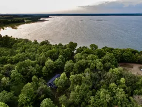Private Cabin on Dead Lake-14 acres, dog friendly, hard sand beach, comfy beds  - Image 5
