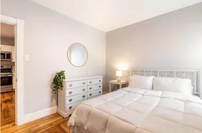 Modern Downtown Condo! - Image 4