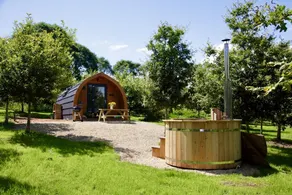 Wild Luxury Buttercup Glamping Pod with WoodFired Hot Tub in quiet rural setting - Image 2