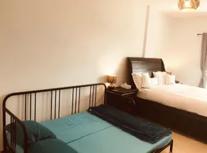 Dubai Marina Deluxe Apartment - Image 4