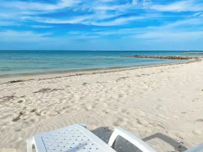 Well-located 3 BR Beachfront house - Image 4