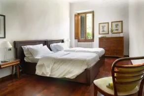 Stunning villa, Tuscan hills near Florence, private infinity pool, large hot tub - Image 4